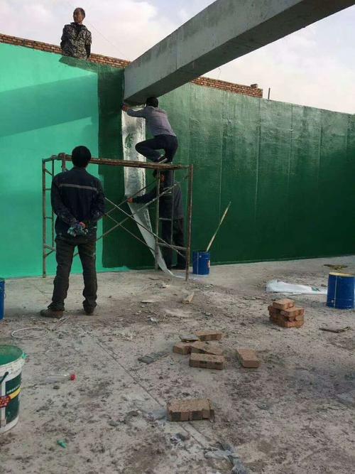 图木舒克针对老旧车间地面普遍存在的起砂、裂缝问题